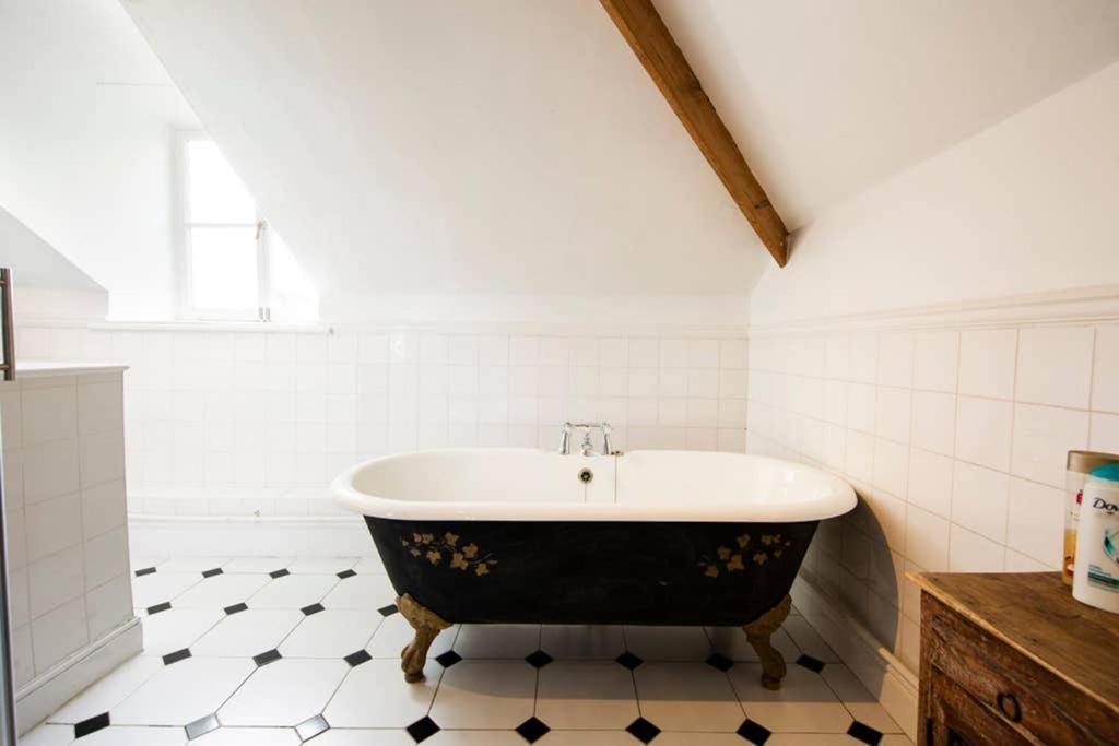 Clifton Spacious 3 Bed Apt & Parking - Simplycheckin Bristol Eksteriør bilde