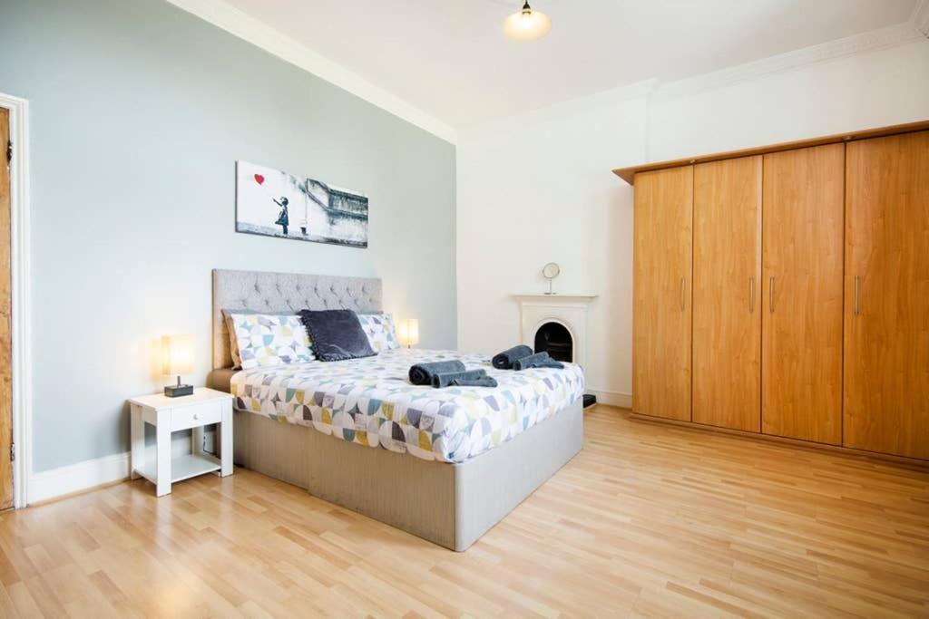 Clifton Spacious 3 Bed Apt & Parking - Simplycheckin Bristol Eksteriør bilde